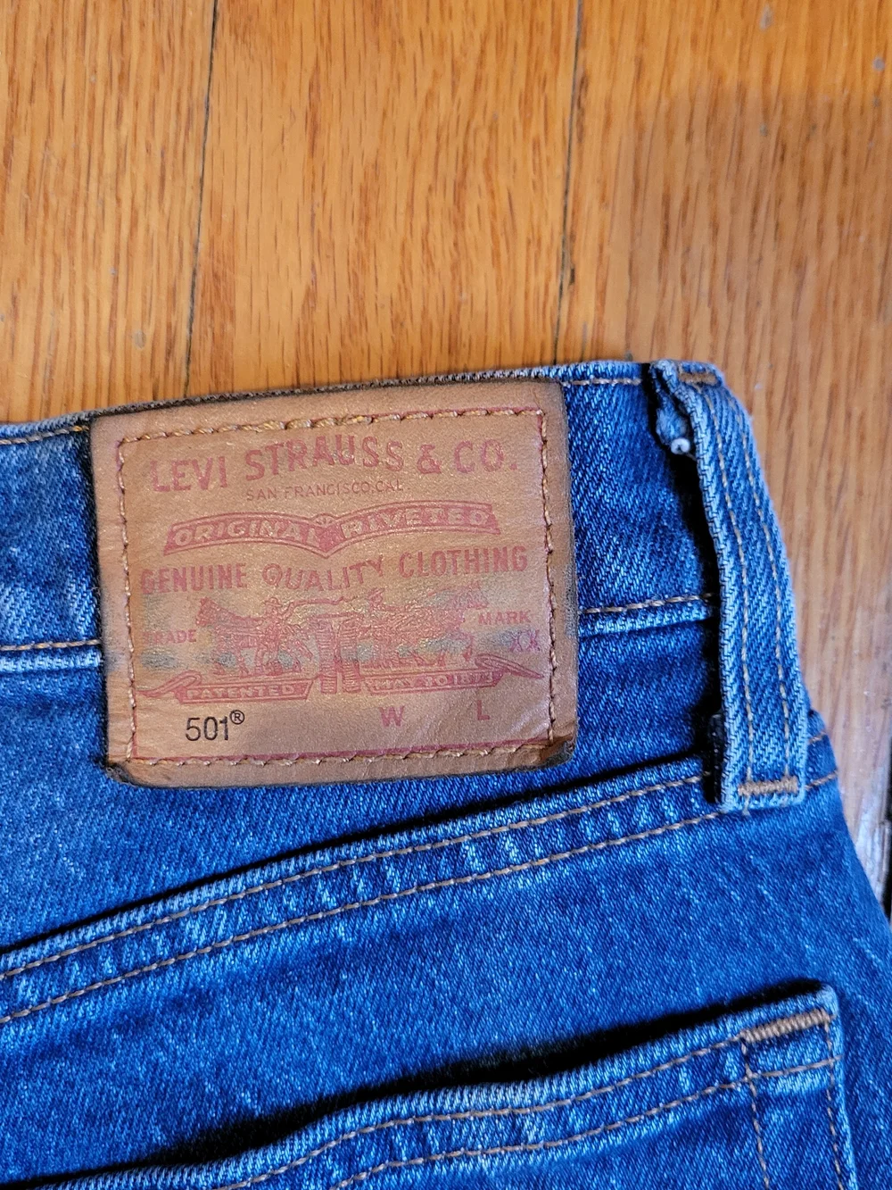 Levi’s 501 Original Fit Jeans – High Rise Cropped Straight Leg – Med Wash – W27 - Picture 8 of 10